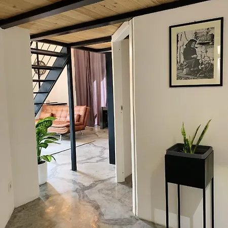 Cozy In 60 M² + Balcony