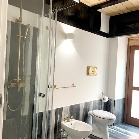 Cozy In 60 M² + Balcony